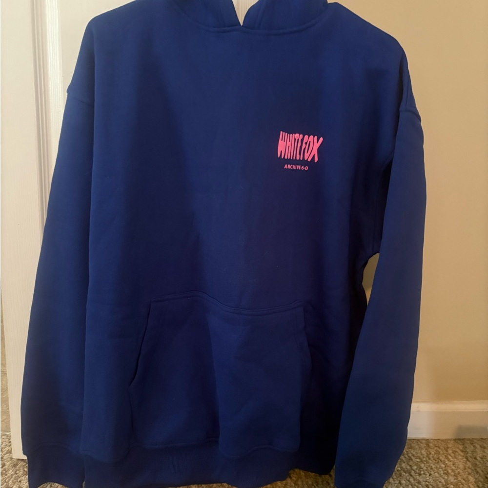 NWT White Fox Boutique Royal Blue Malibu 6.0 Hoodie Set Blue with Pink Logo - Picture 4 of 11